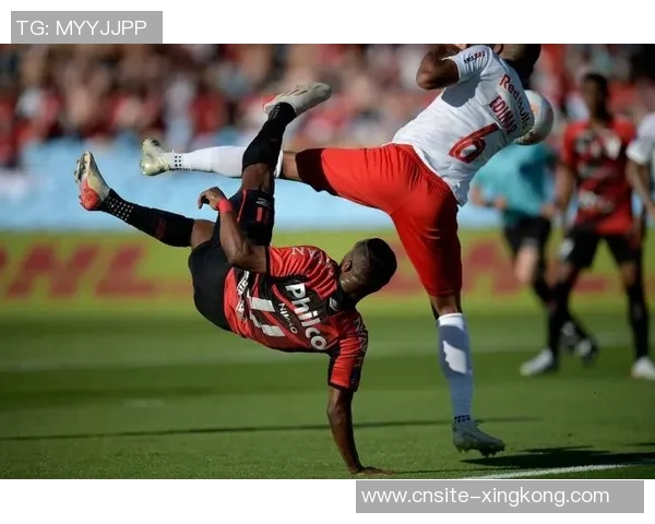 马赛寻求双签费耶诺德昆滕廷伯与科莫达库尼亚球员